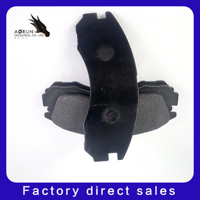 D530 ผ้าเบรครถยนต์เซรามิกโลหะฝุ่นต่ำเสียงรบกวนต่ำ
