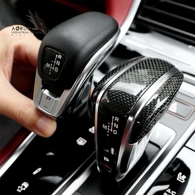 พรีเมี่ยมภายในรถคาร์บอนไฟเบอร์เกียร์รถ Shift Knob สำหรับ Porsche Cayenne 2018-2022 Panamera 2017-2022