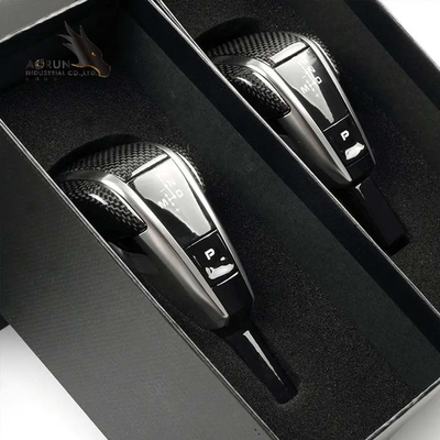 พรีเมี่ยมภายในรถคาร์บอนไฟเบอร์เกียร์รถ Shift Knob สำหรับ Porsche Cayenne 2018-2022 Panamera 2017-2022